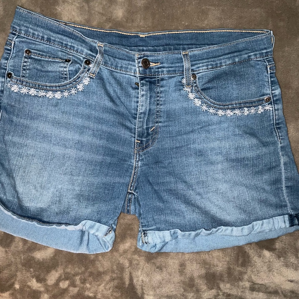 Levi's Blue Jean Shorts with Cuffed Hem Embroidered White Daisy Floral SZ 31